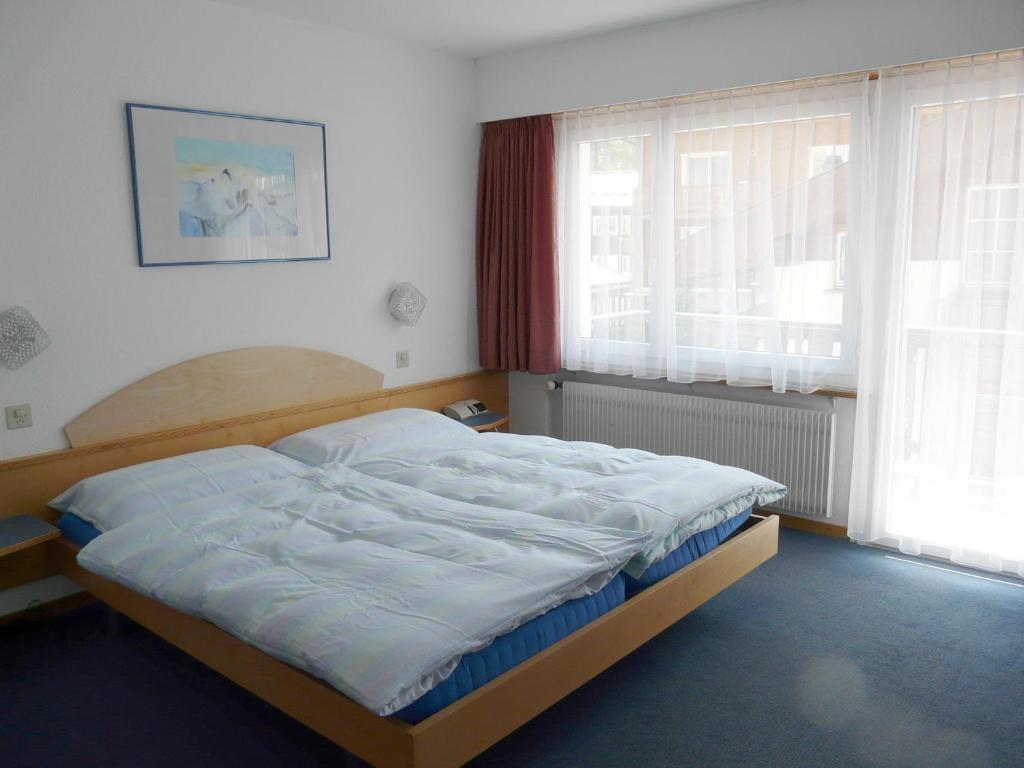 Hotel Garni Domino Saas-Fee Quarto foto